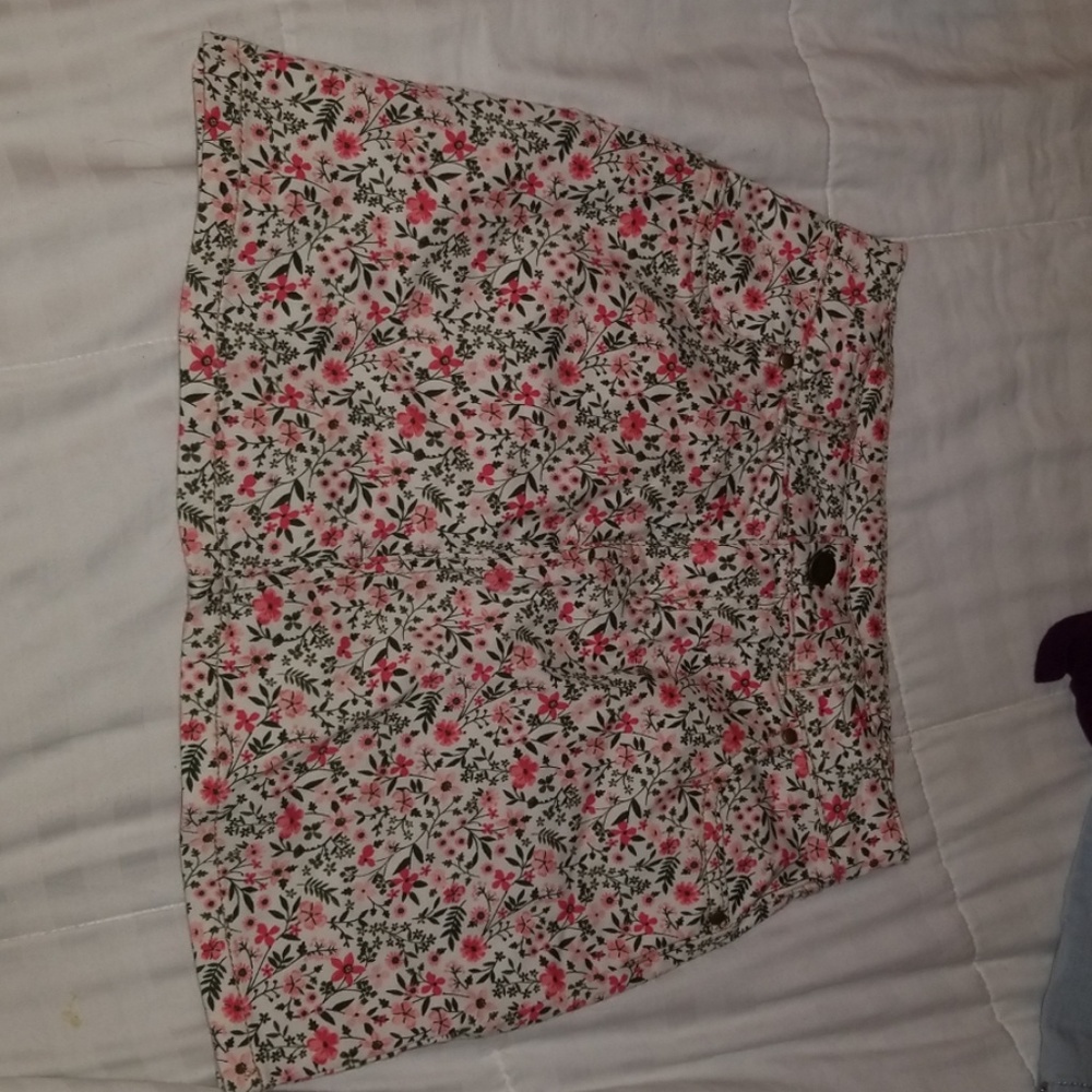 Size 8 (kids) skirt